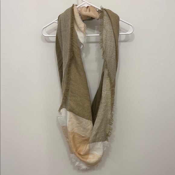 Chic Beige and Ivory Wrap with Fringe Detail - Picture 1 of 1